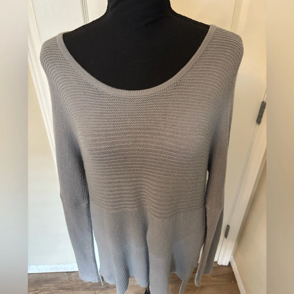 Helmet Lang Gray Textured pullover Top gray knit pullover light Medium tunic